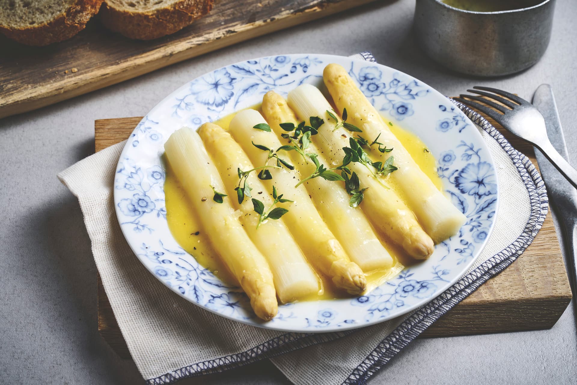White Asparagus with Butter Sauce