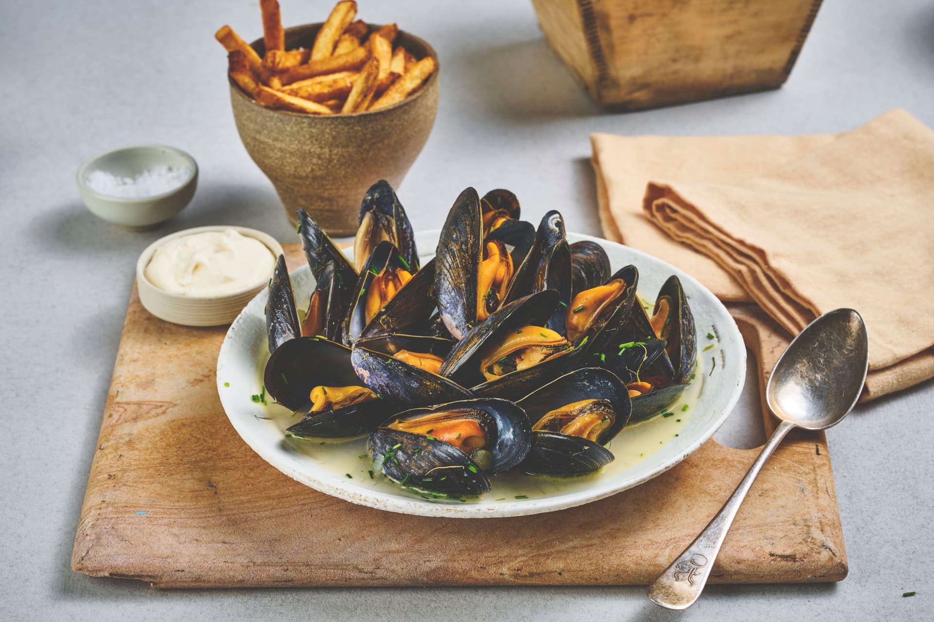 Moules frites med aioli