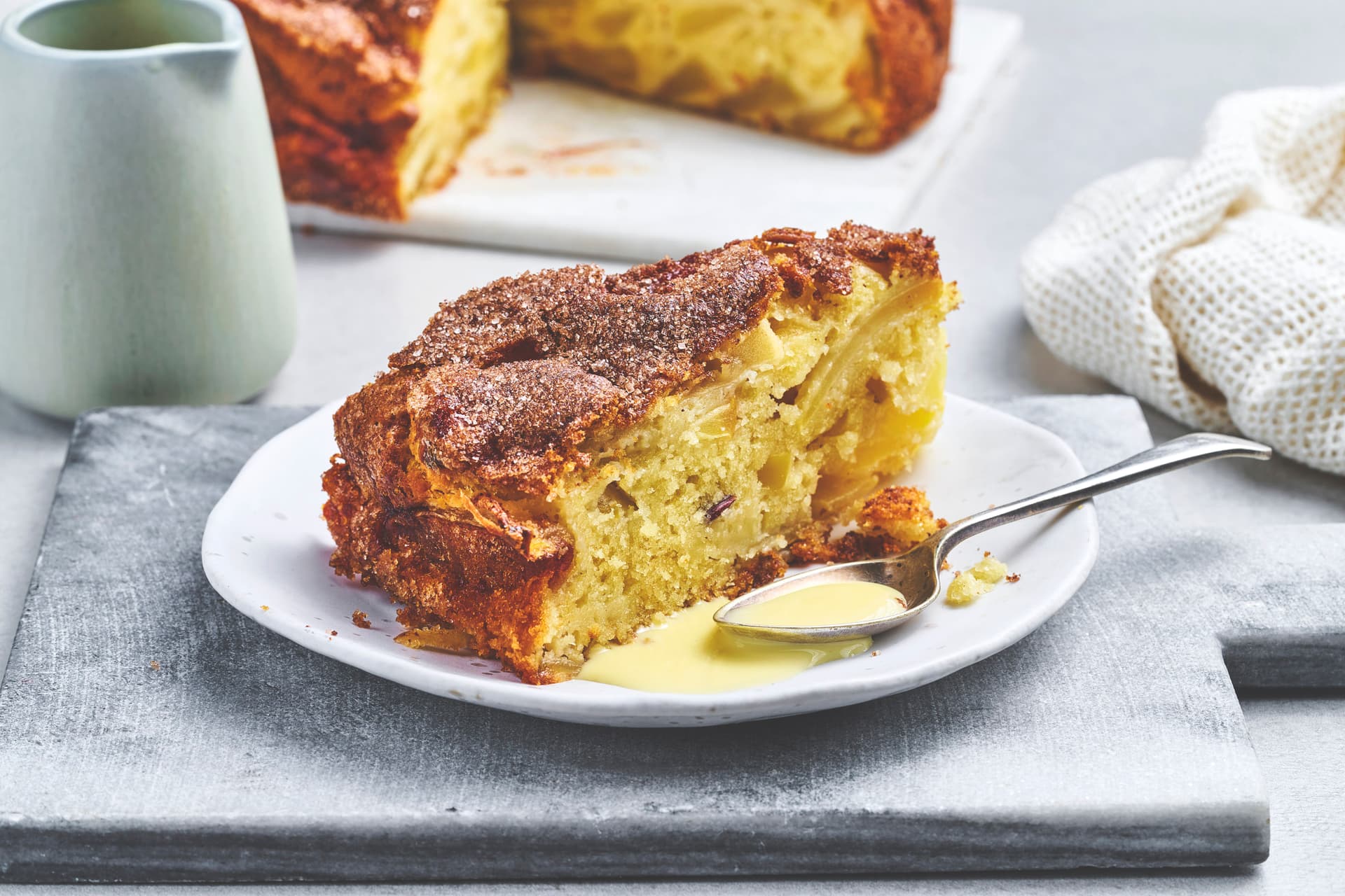 Saftig eplekake med yoghurt