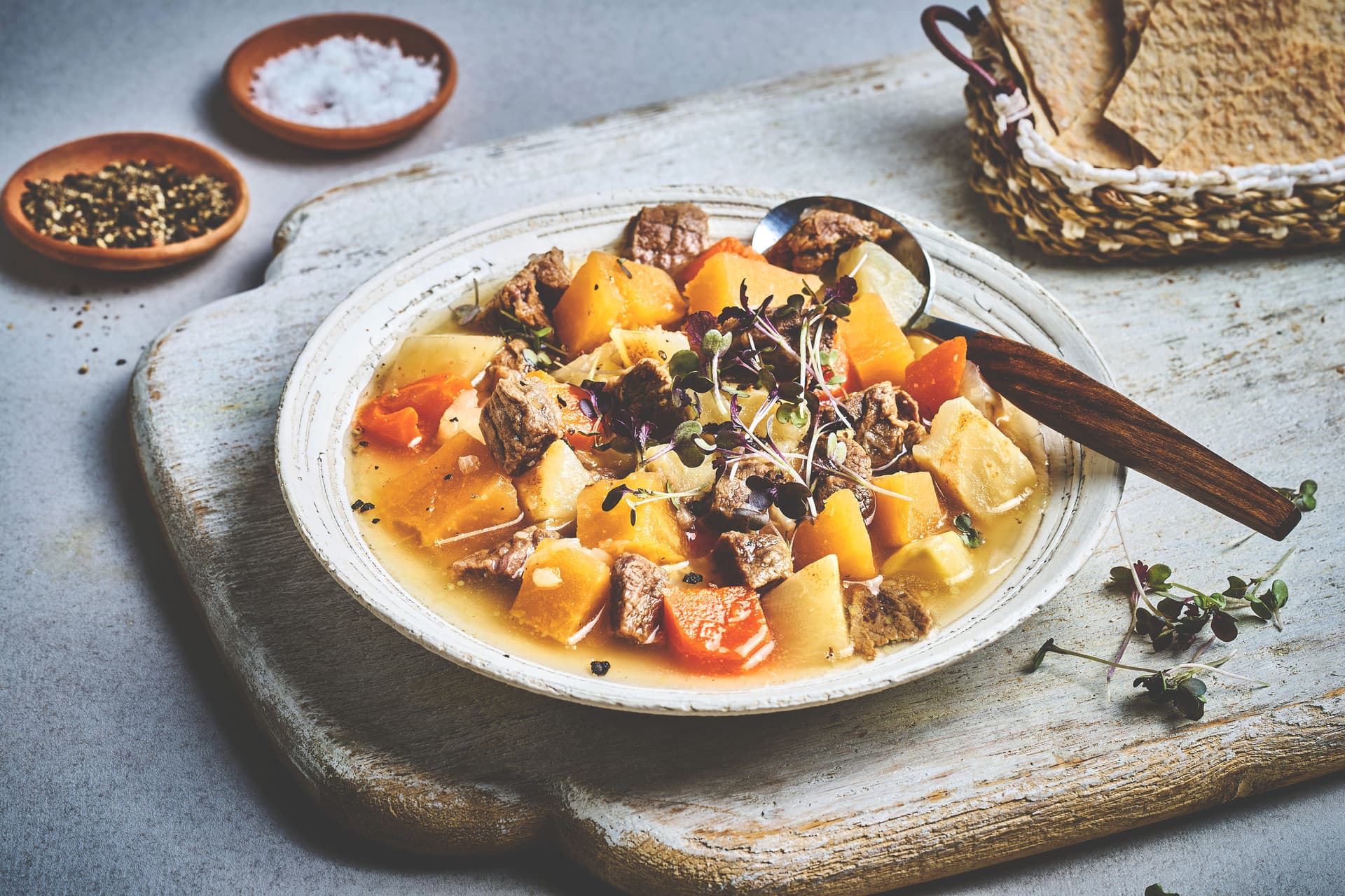 Kjøttsuppe med grønnsaker