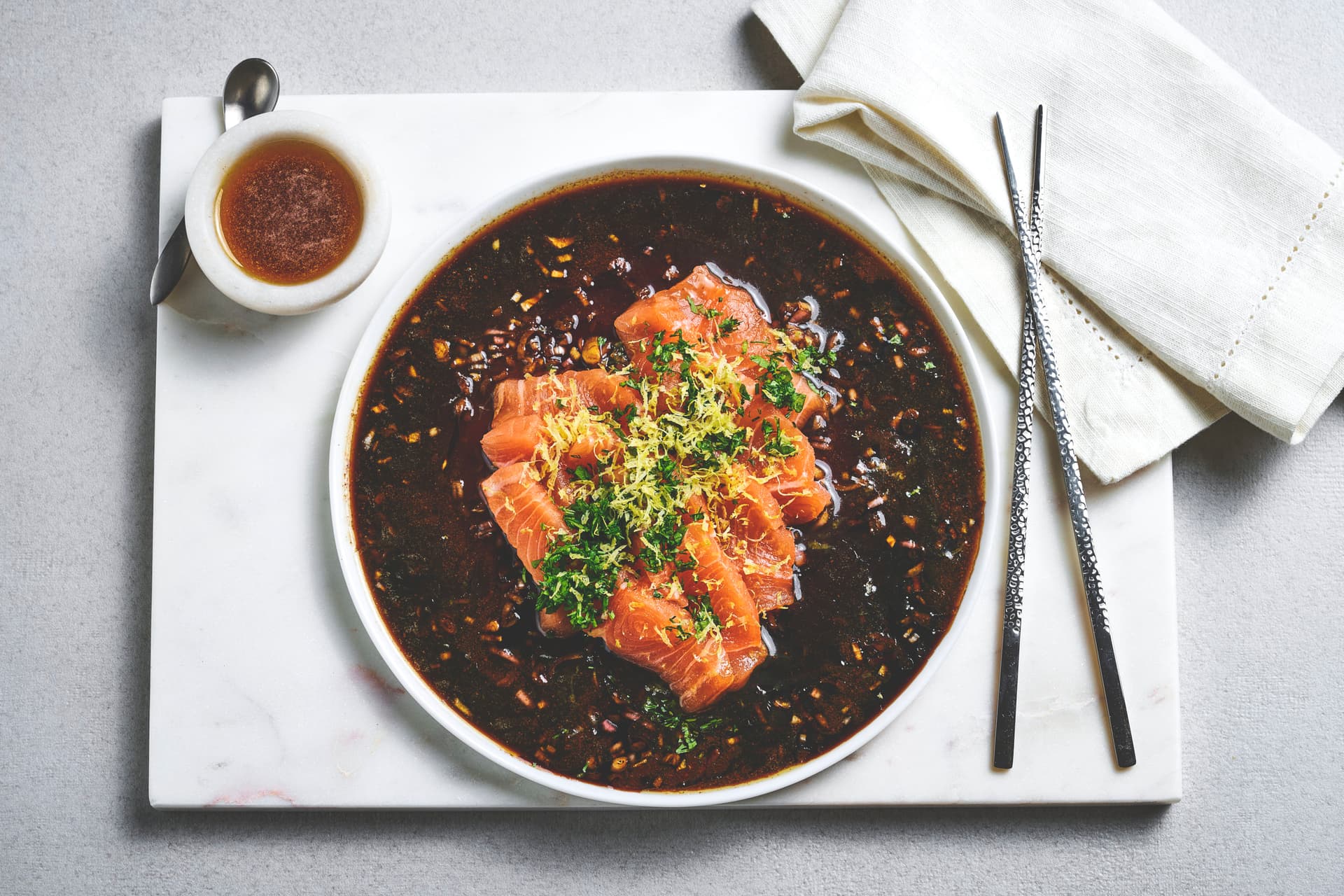 Laks crudo med brunet smør