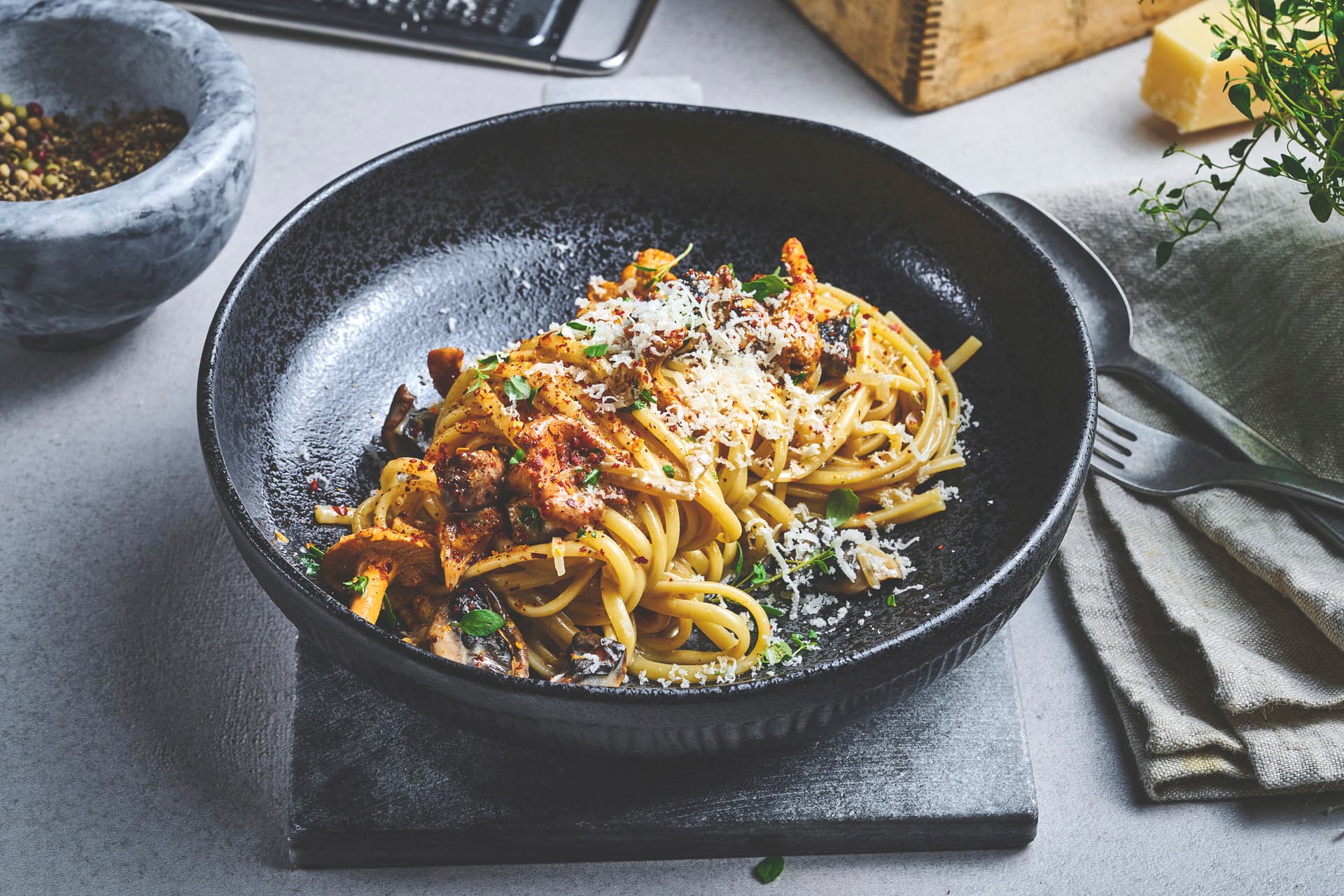 Creamy Pasta with Mushrooms and Chili