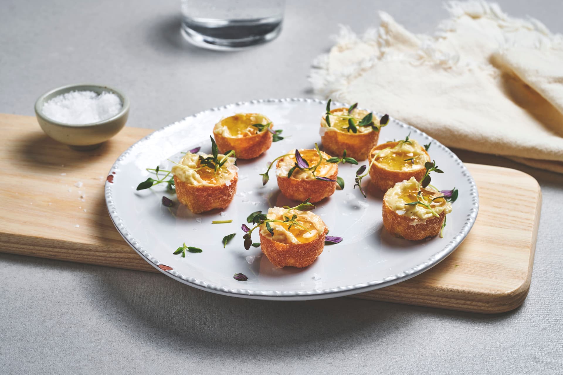 Krustader med brie og brunet smørkrem