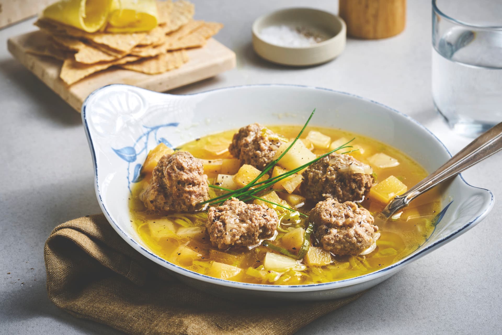 Kjøttbollesuppe med grønnsaker