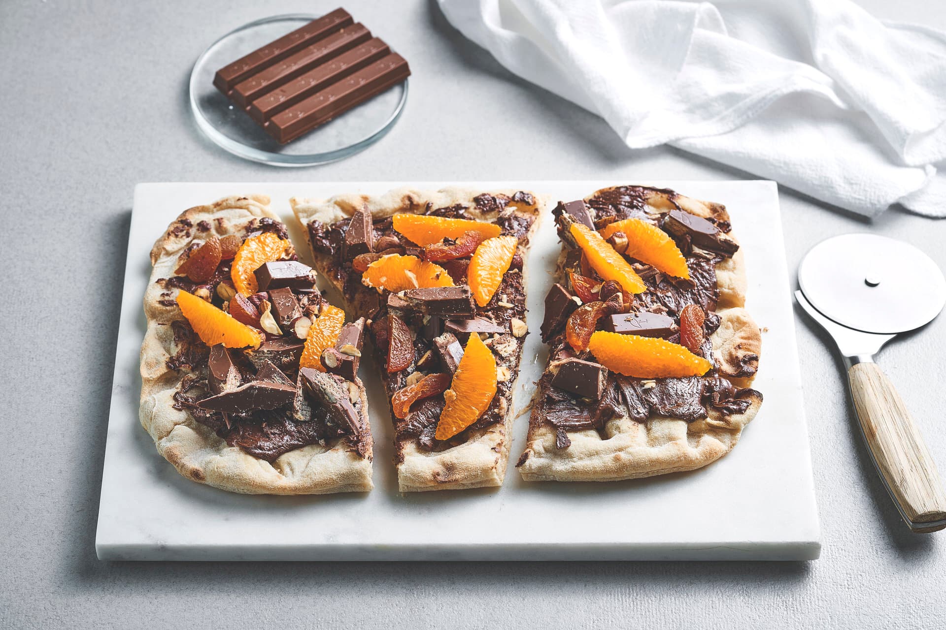 Easter Pinsa with Kvikklunsj and Orange